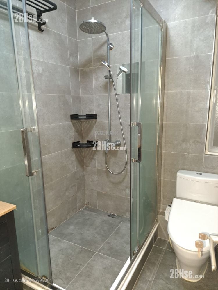 Wang Kwong Building Sell 2 Bedrooms , 1 Bathroom 374 ft²