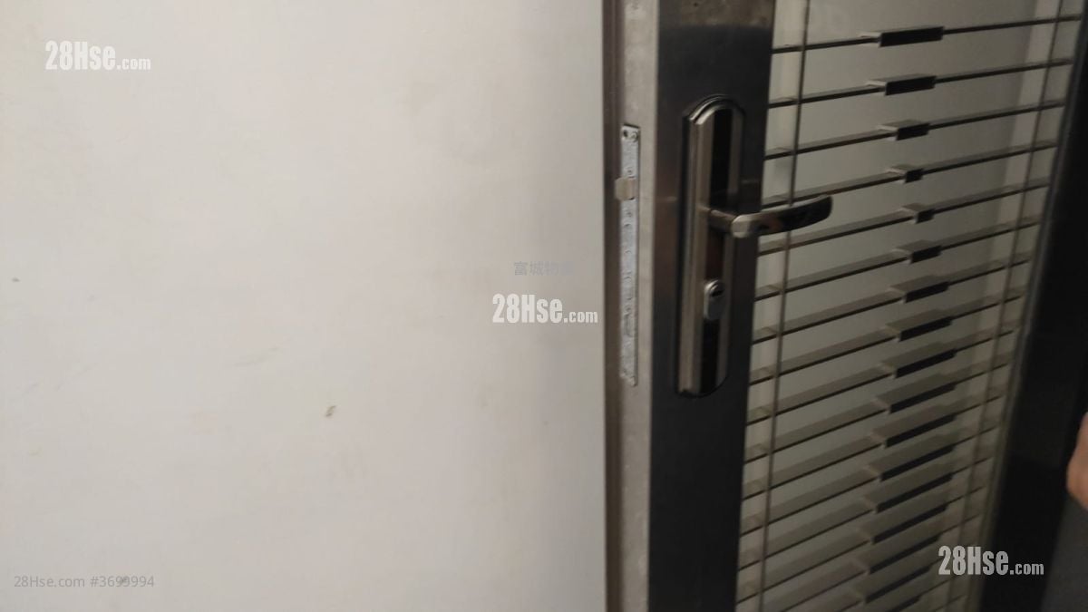 柯士甸路5号 租盘 1 房 , 1 浴室 190 平方尺