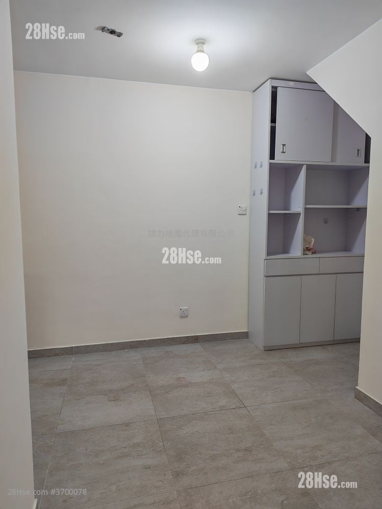 村屋 租盤 350 平方呎