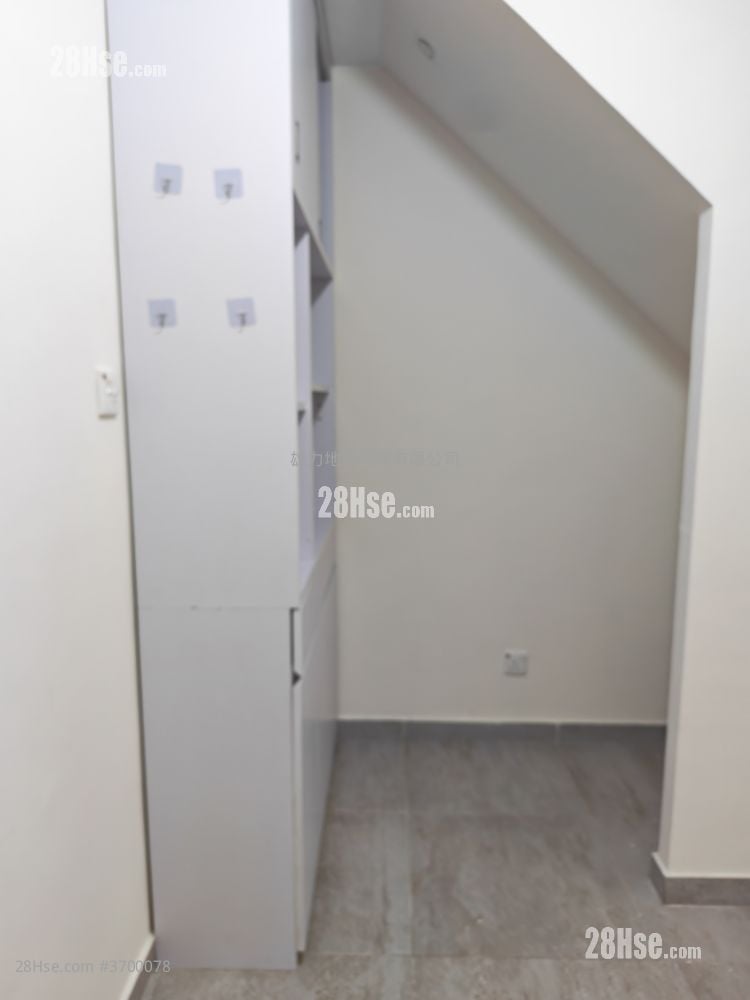 村屋 租盤 350 平方呎