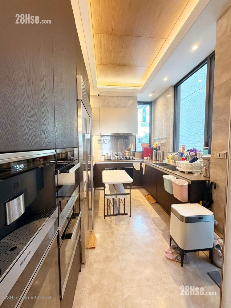 Mont Rouge Sell 4 Bedrooms , 4 Bathrooms 2,846 ft²