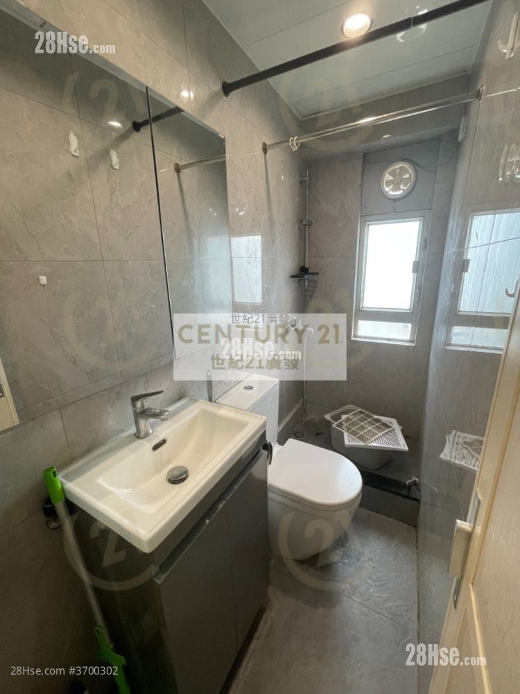 Shun Hing Building Sell 1 Bedroom , 1 Bathroom 268 ft²