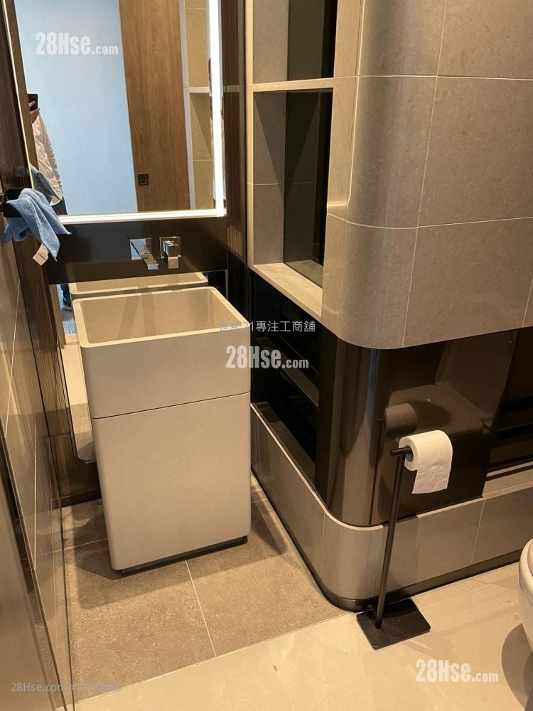 W LUXE 租盘 256 平方尺