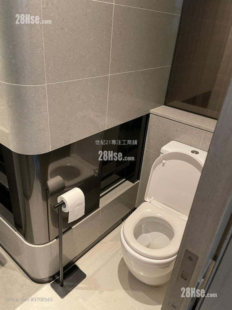 W LUXE 租盘 256 平方尺