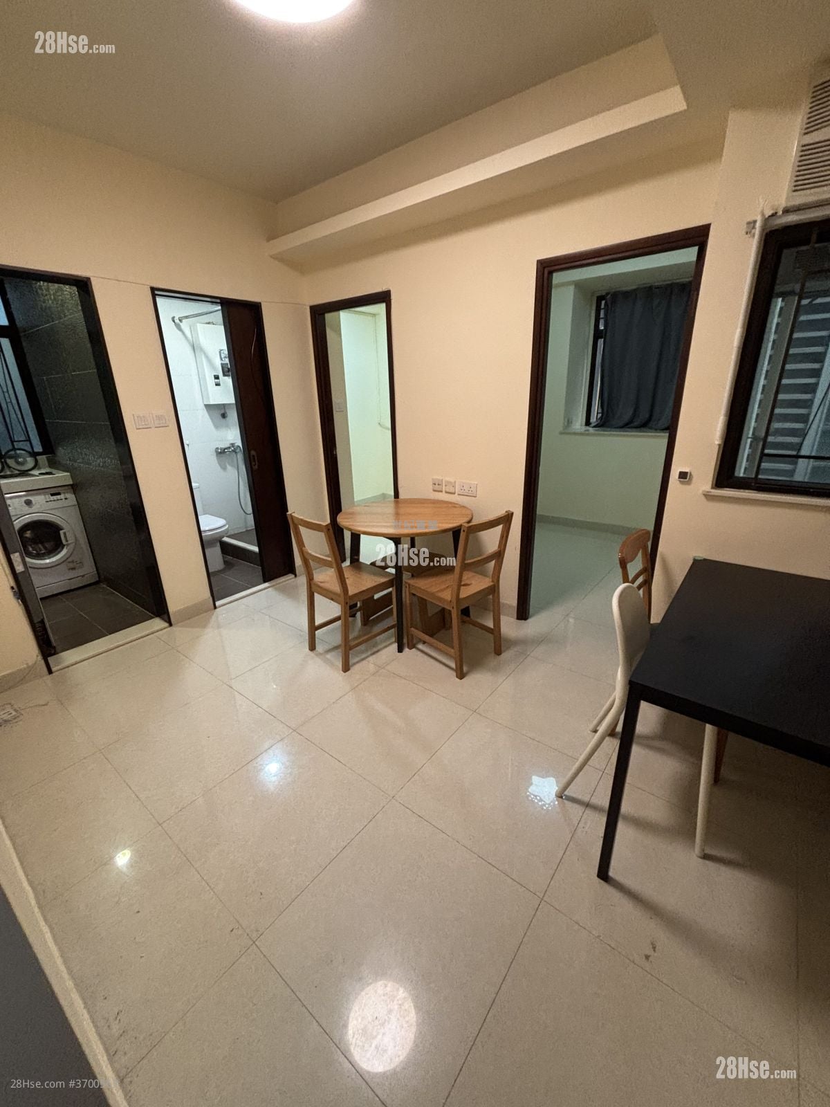 顺辉大厦 售盘 2 房 273 平方尺