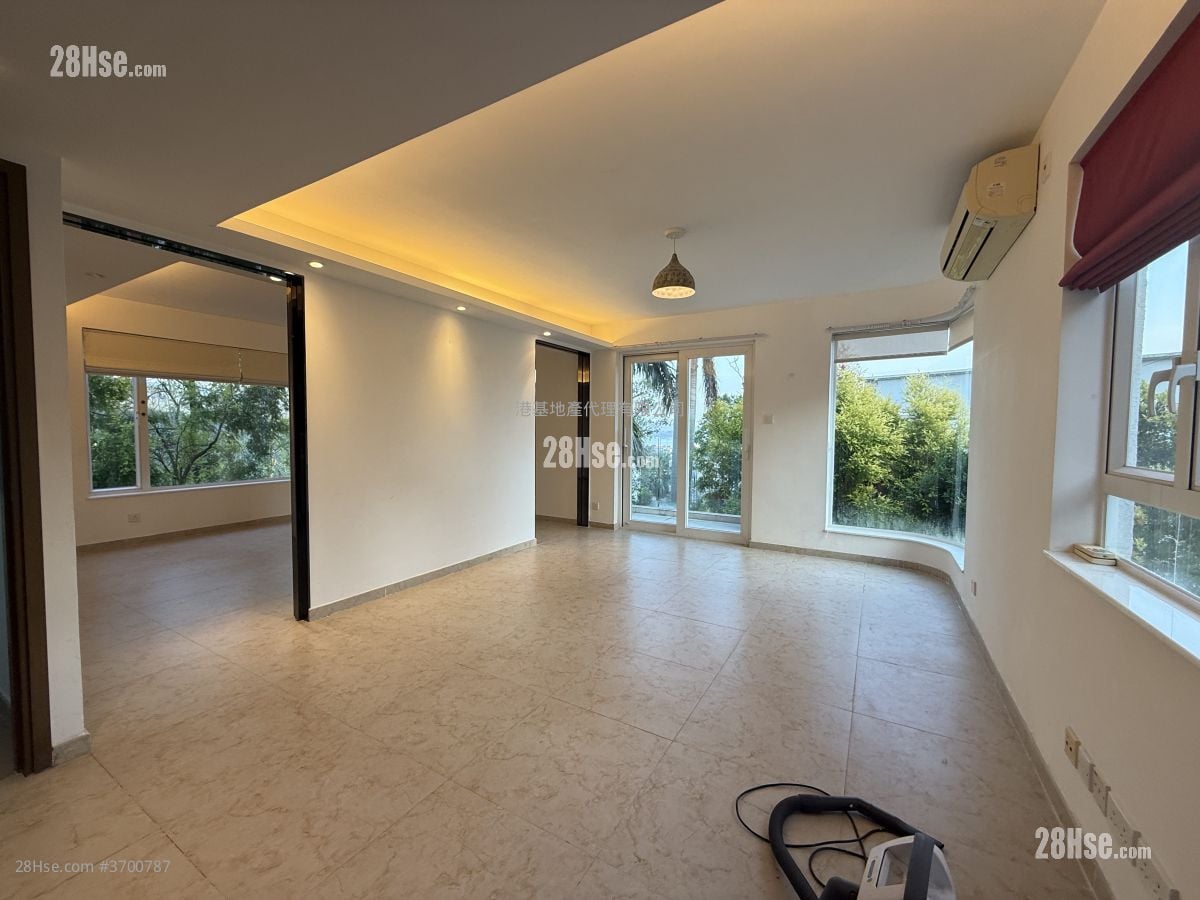 村屋 租盘 4 房 , 2 浴室 2,100 平方尺