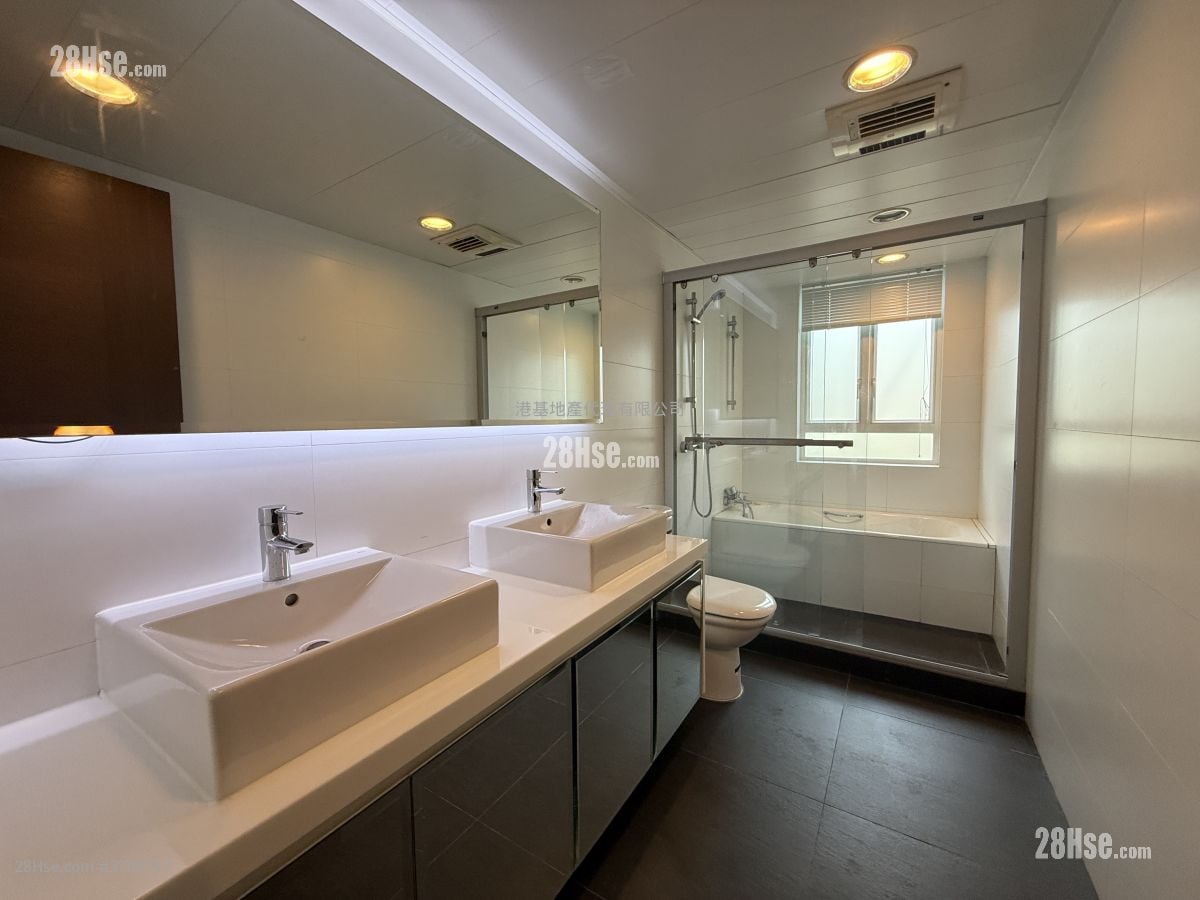 村屋 租盘 4 房 , 2 浴室 2,100 平方尺