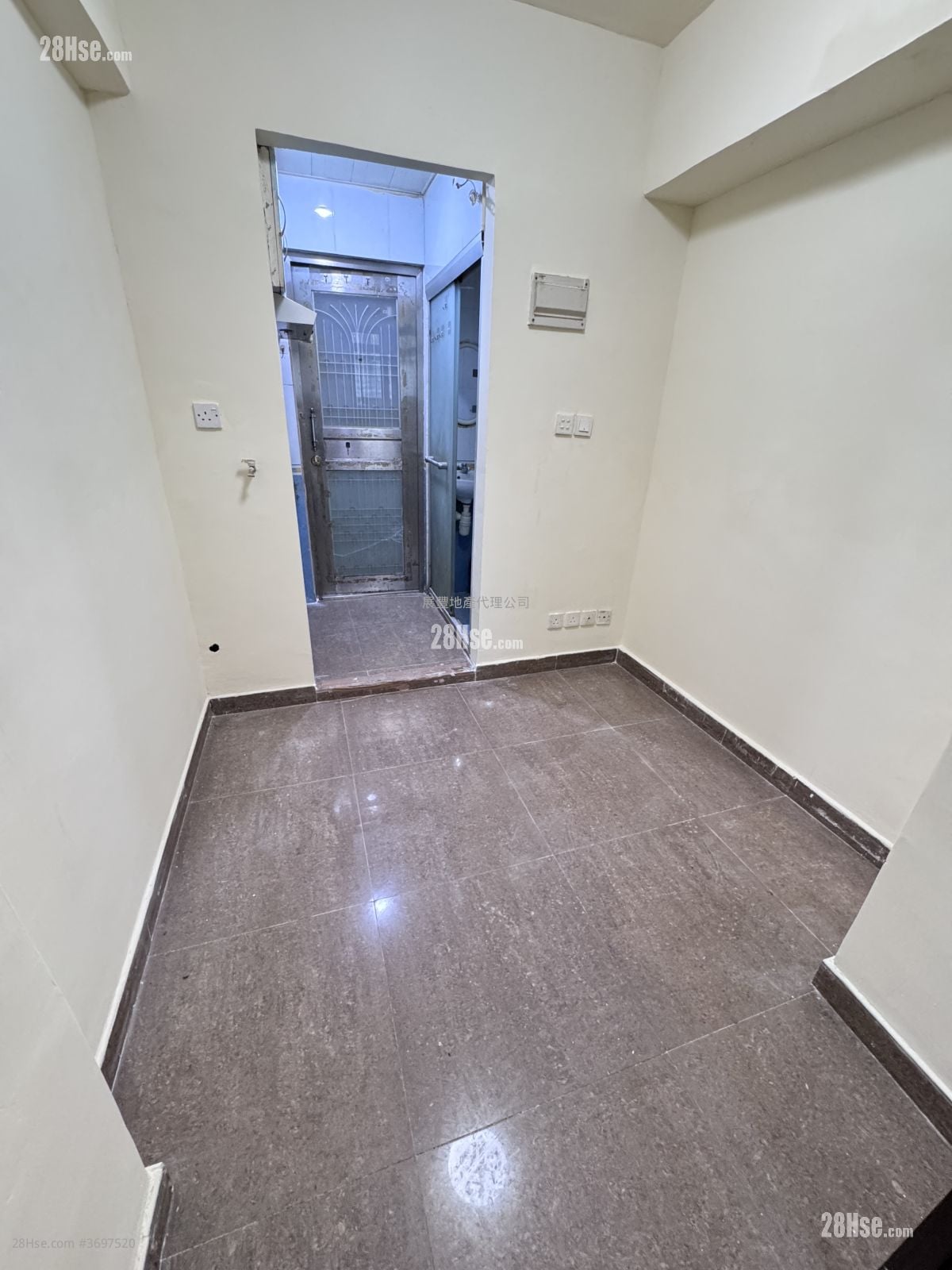 东兴大楼 租盘 1 房 , 1 浴室 150 平方尺