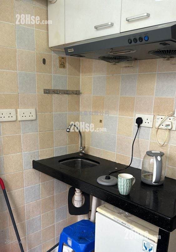 廚房: 唐樓 租盤 開放式間隔 , 1 浴室