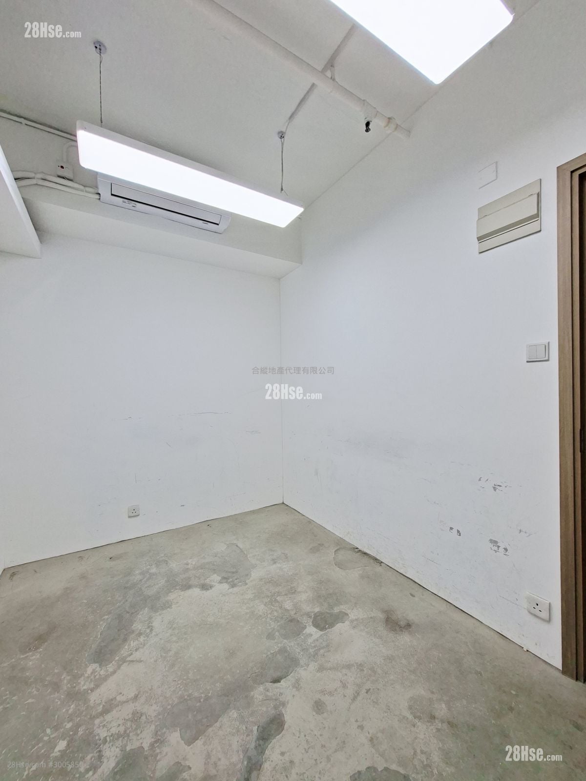 时运工业大厦 租盘 5+ 房 , 2 厕所