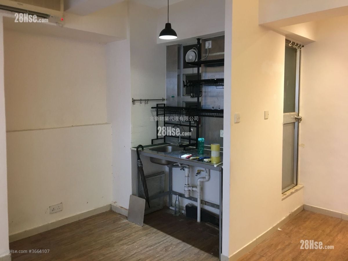 Lin Fung Mansion Sell Studio , 1 Bathroom 390 ft²