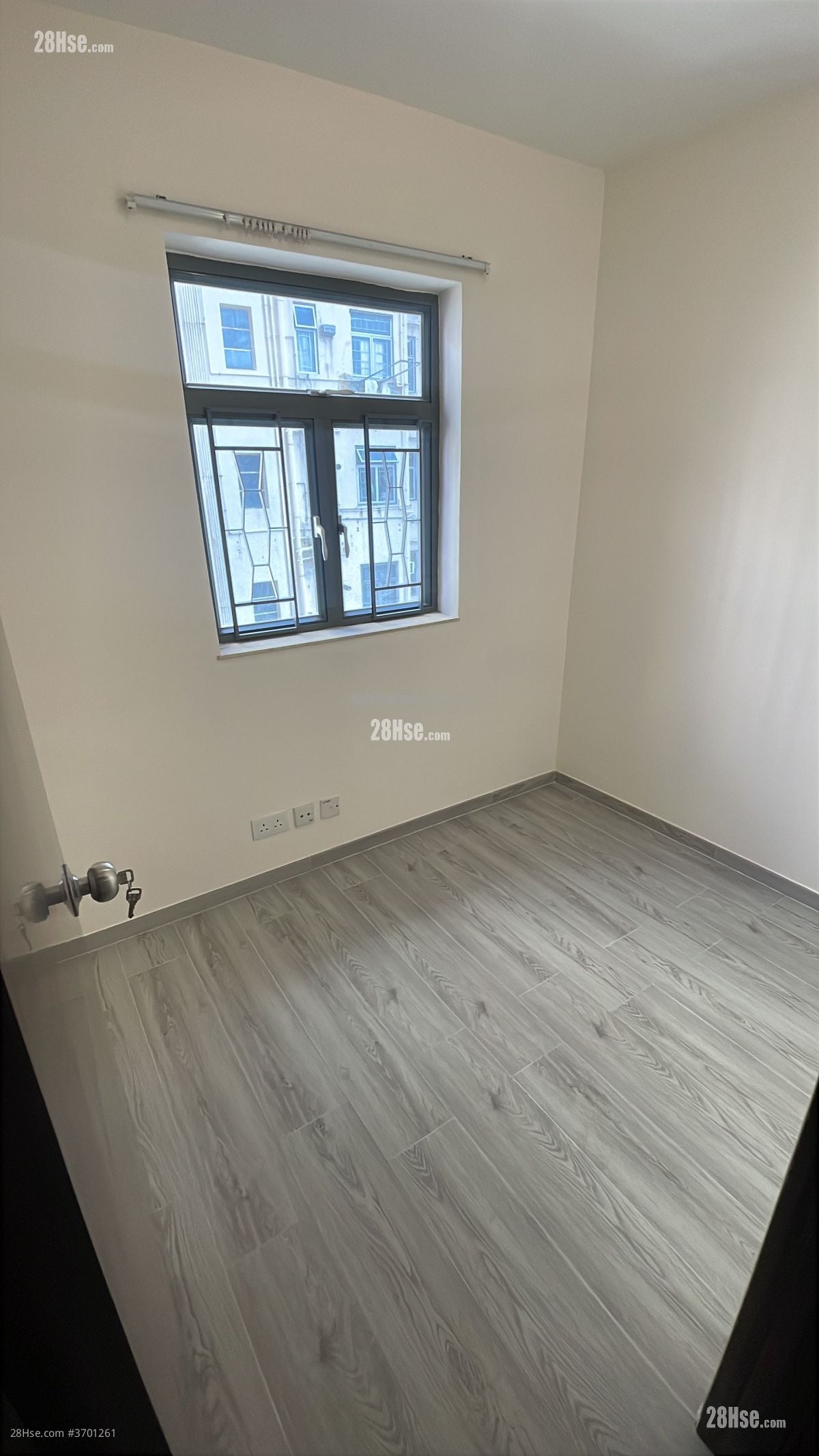 逸安阁 租盘 3 房 , 1 浴室 518 平方尺