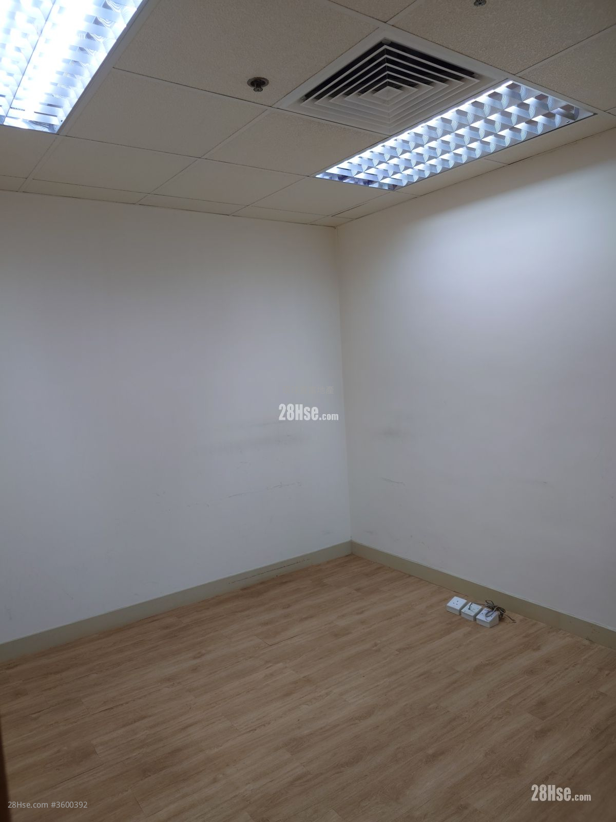 京贸中心 售盘 855 平方尺