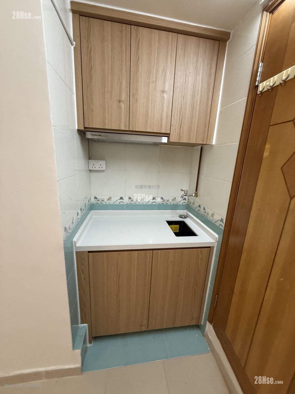 翠园大楼 租盘 开放式间隔 , 1 浴室 150 平方尺