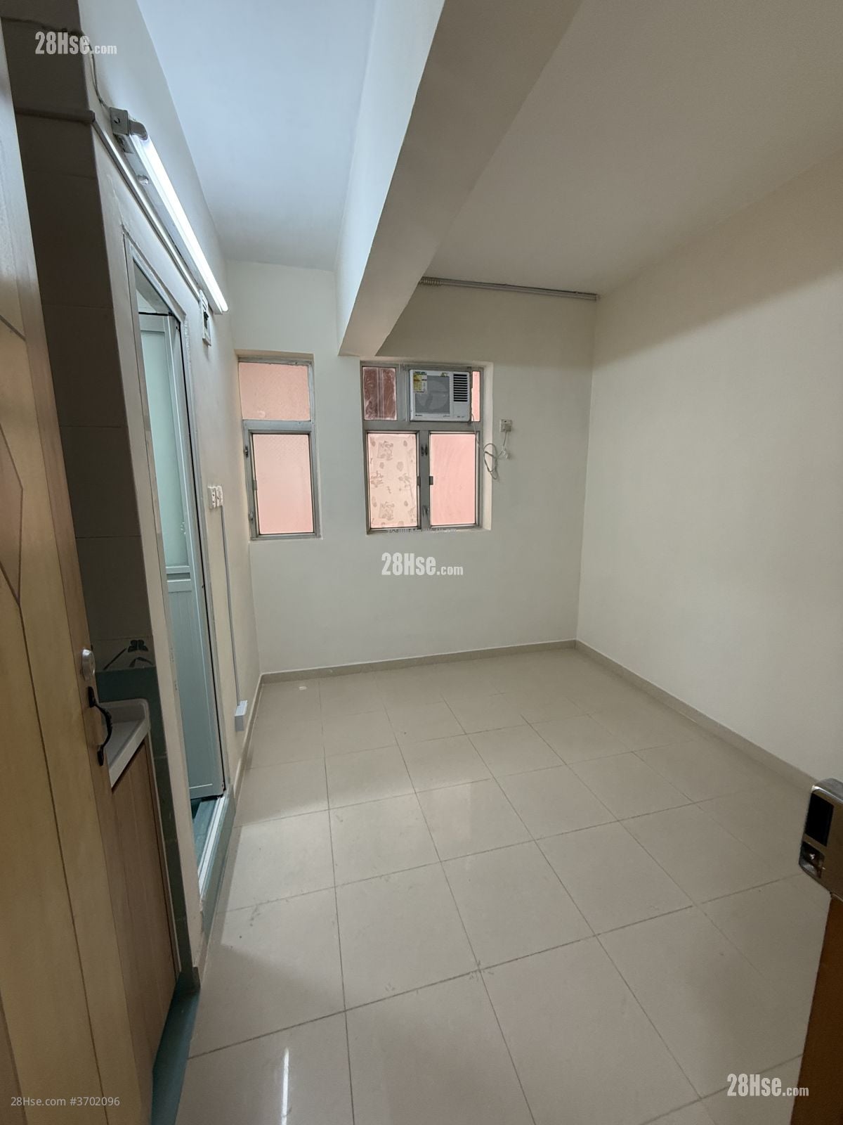 翠园大楼 租盘 开放式间隔 , 1 浴室 150 平方尺