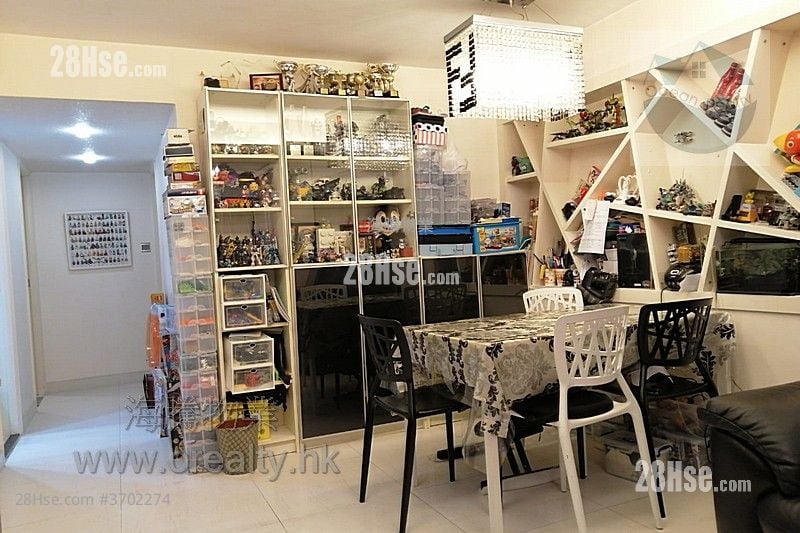 村屋 售盘 3 房 , 1 浴室 650 平方尺