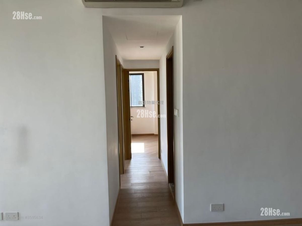 Vibe Centro Sell 3 Bedrooms , 3 Bathrooms 835 ft²
