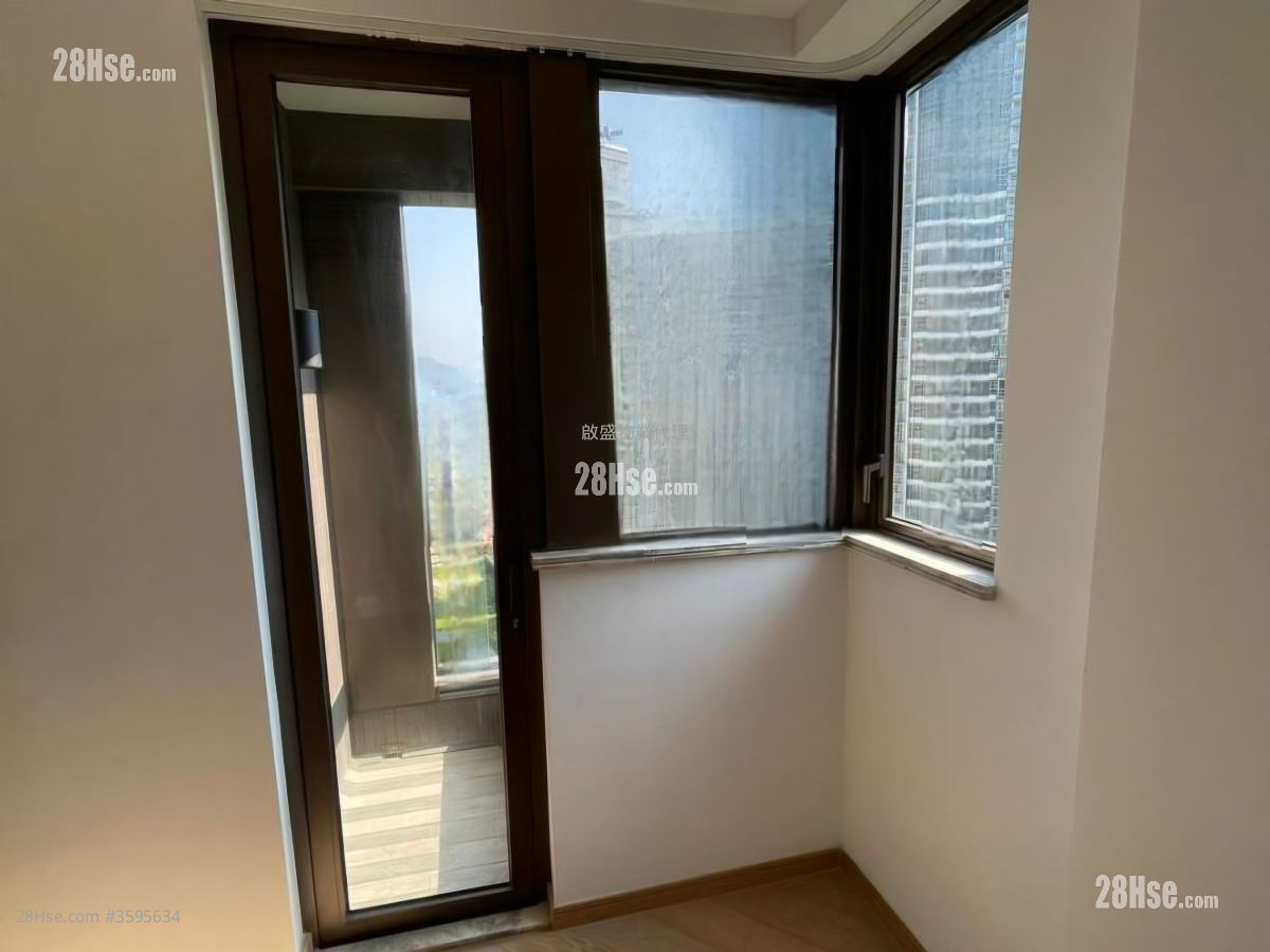 Vibe Centro Sell 3 Bedrooms , 3 Bathrooms 835 ft²