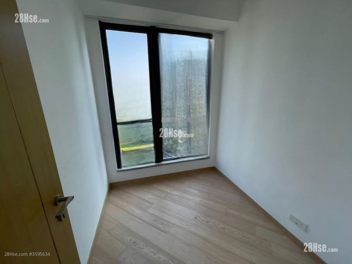Vibe Centro Sell 3 Bedrooms , 3 Bathrooms 835 ft²