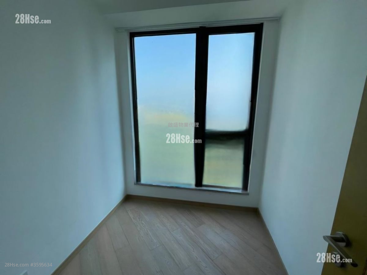 Vibe Centro Sell 3 Bedrooms , 3 Bathrooms 835 ft²