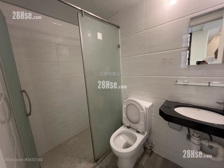 Fontana Villa Rental Studio , 1 Bathroom 307 ft²
