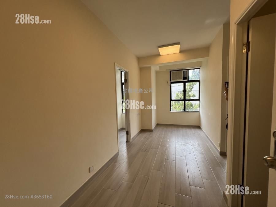 Fontana Villa Rental Studio , 1 Bathroom 307 ft²