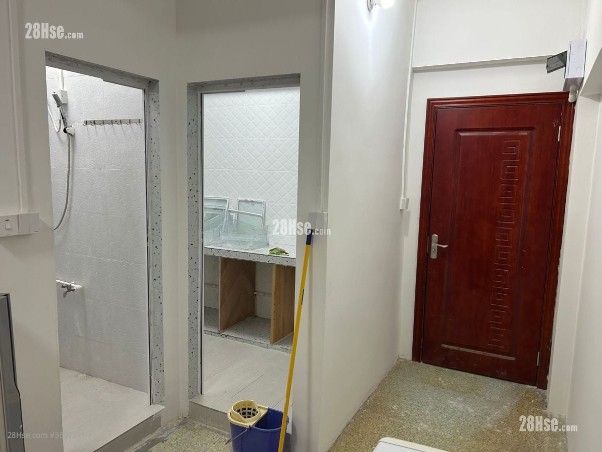 Sun Wing Building Rental 3 Bedrooms , 2 Bathrooms 480 ft²