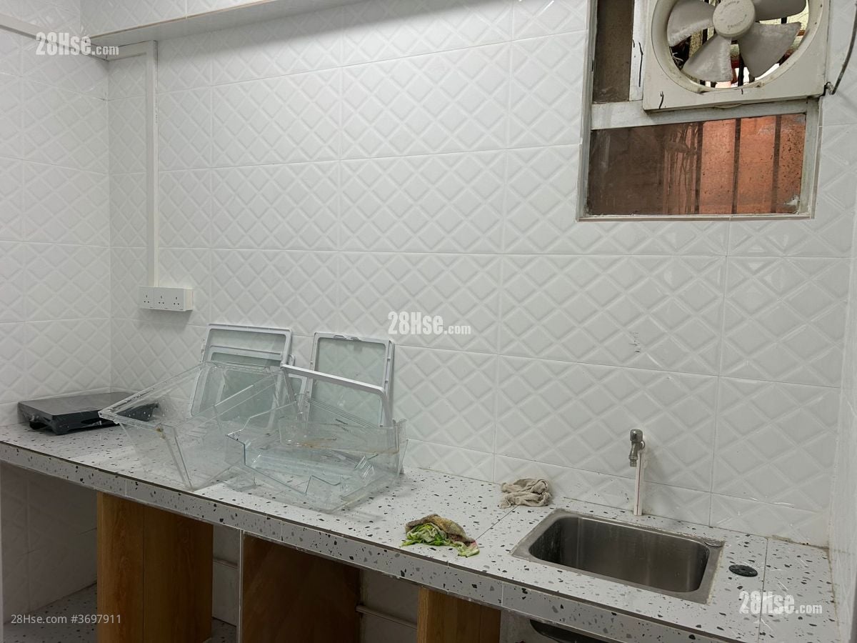 Sun Wing Building Rental 3 Bedrooms , 2 Bathrooms 480 ft²