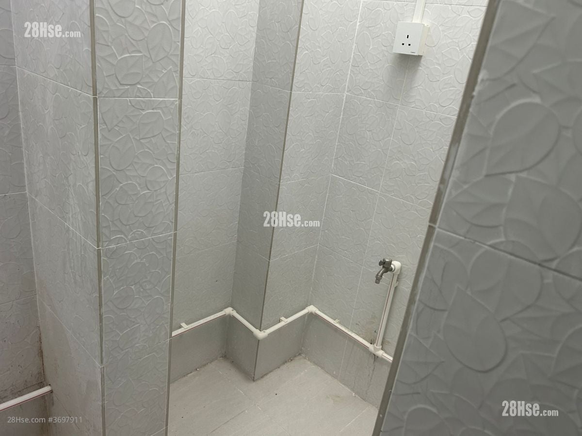 Sun Wing Building Rental 3 Bedrooms , 2 Bathrooms 480 ft²