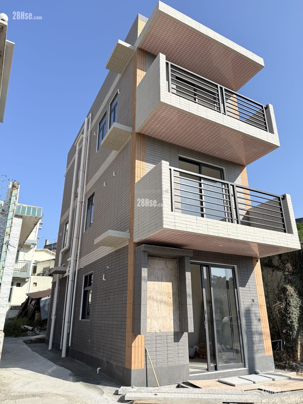 村屋 售盘 2 房 , 1 浴室 350 平方尺