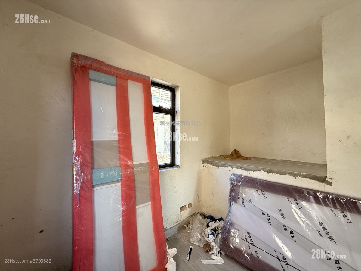 村屋 售盘 2 房 , 1 浴室 350 平方尺