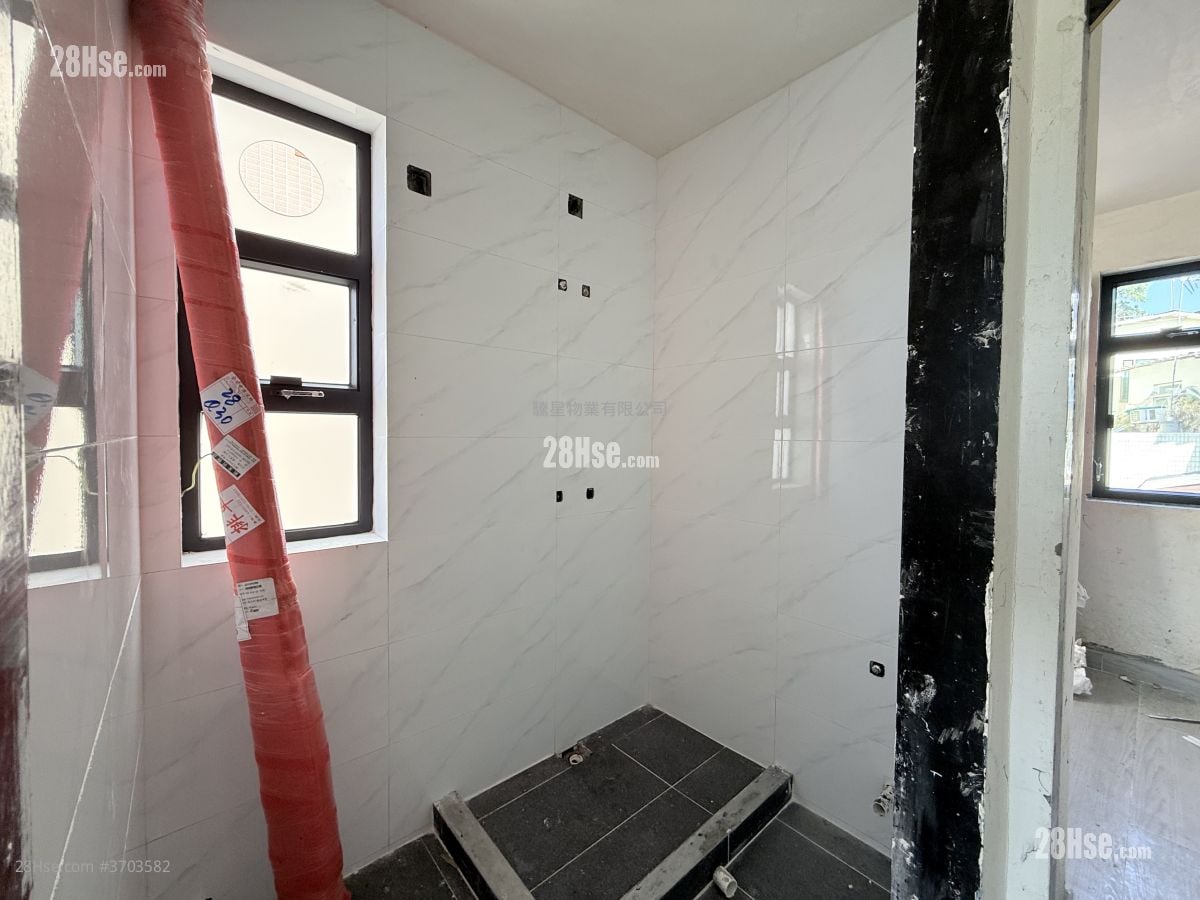 村屋 售盘 2 房 , 1 浴室 350 平方尺