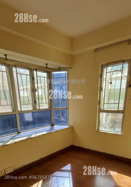 Hong King Garden Sell 3 Bedrooms , 1 Bathroom 519 ft²