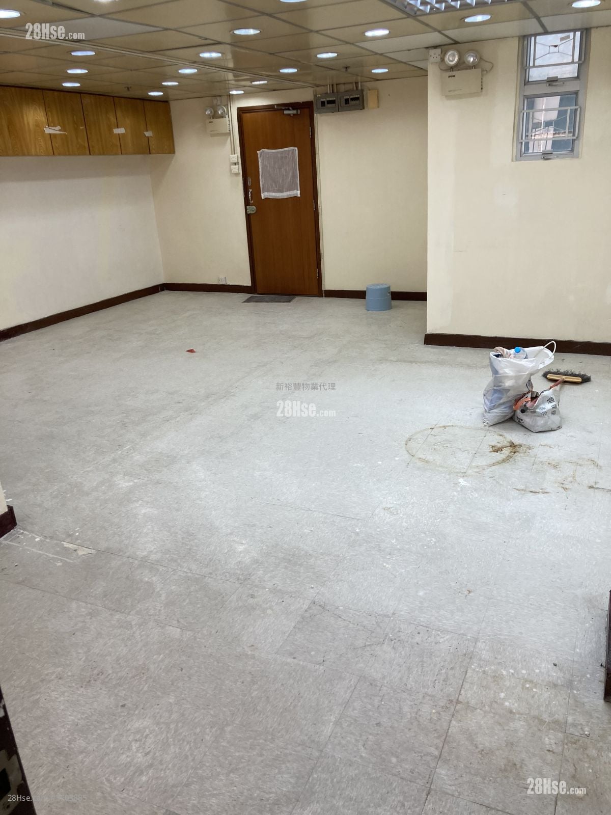 Wing Yip Commercial Building Rental Studio , 1 Toilet