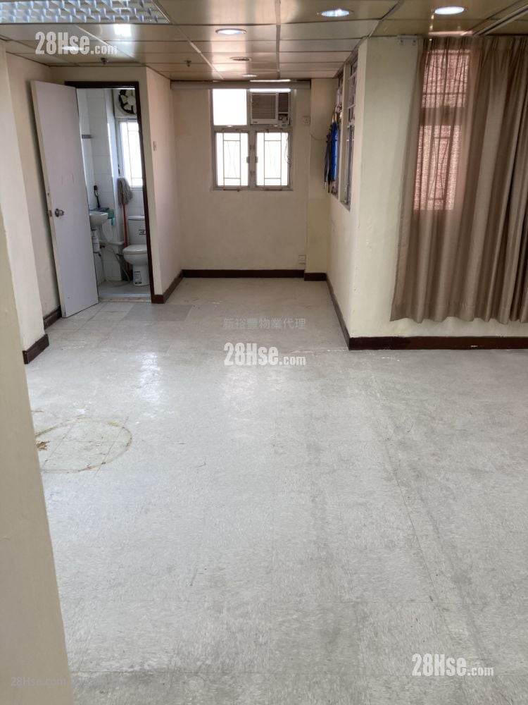 Wing Yip Commercial Building Sell Studio , 1 Toilet