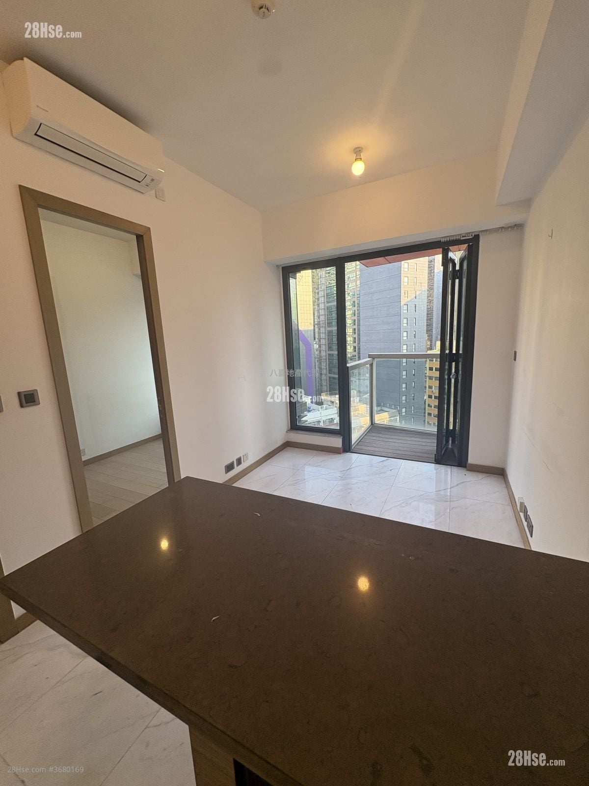 维峯 租盘 1 房 , 1 浴室 284 平方尺