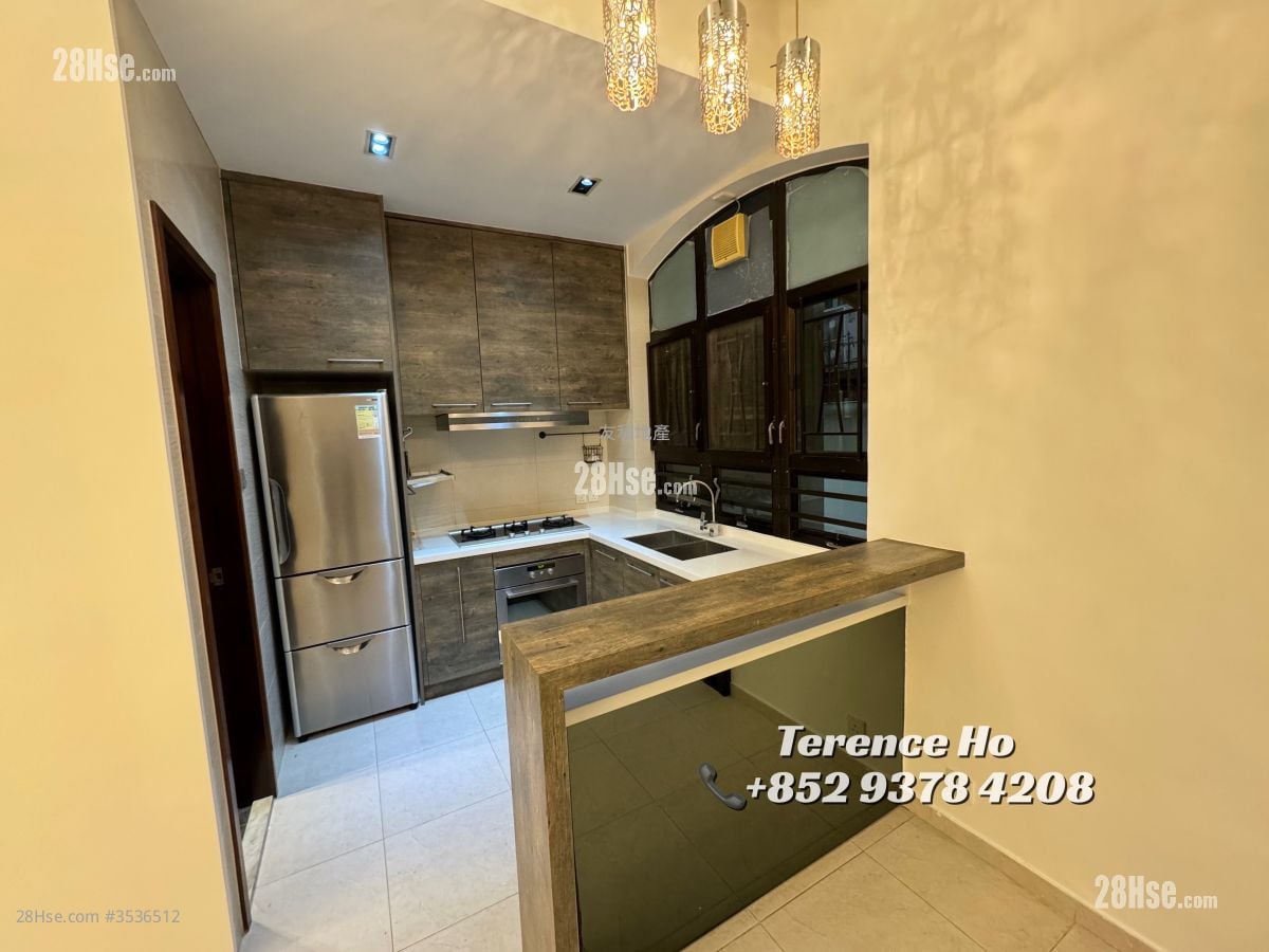 10 Stafford Road Sell 3 Bedrooms , 2 Bathrooms 1,343 ft²