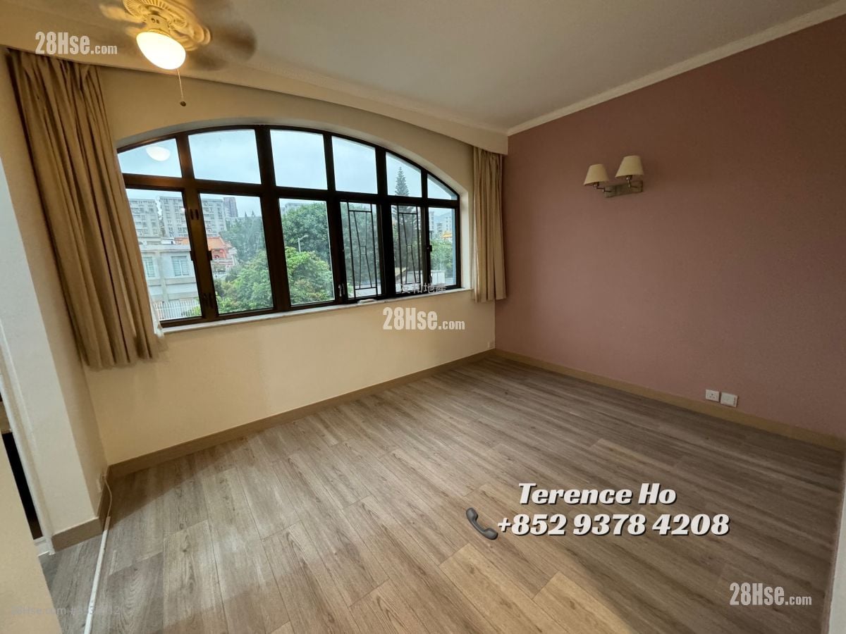 10 Stafford Road Sell 3 Bedrooms , 2 Bathrooms 1,343 ft²