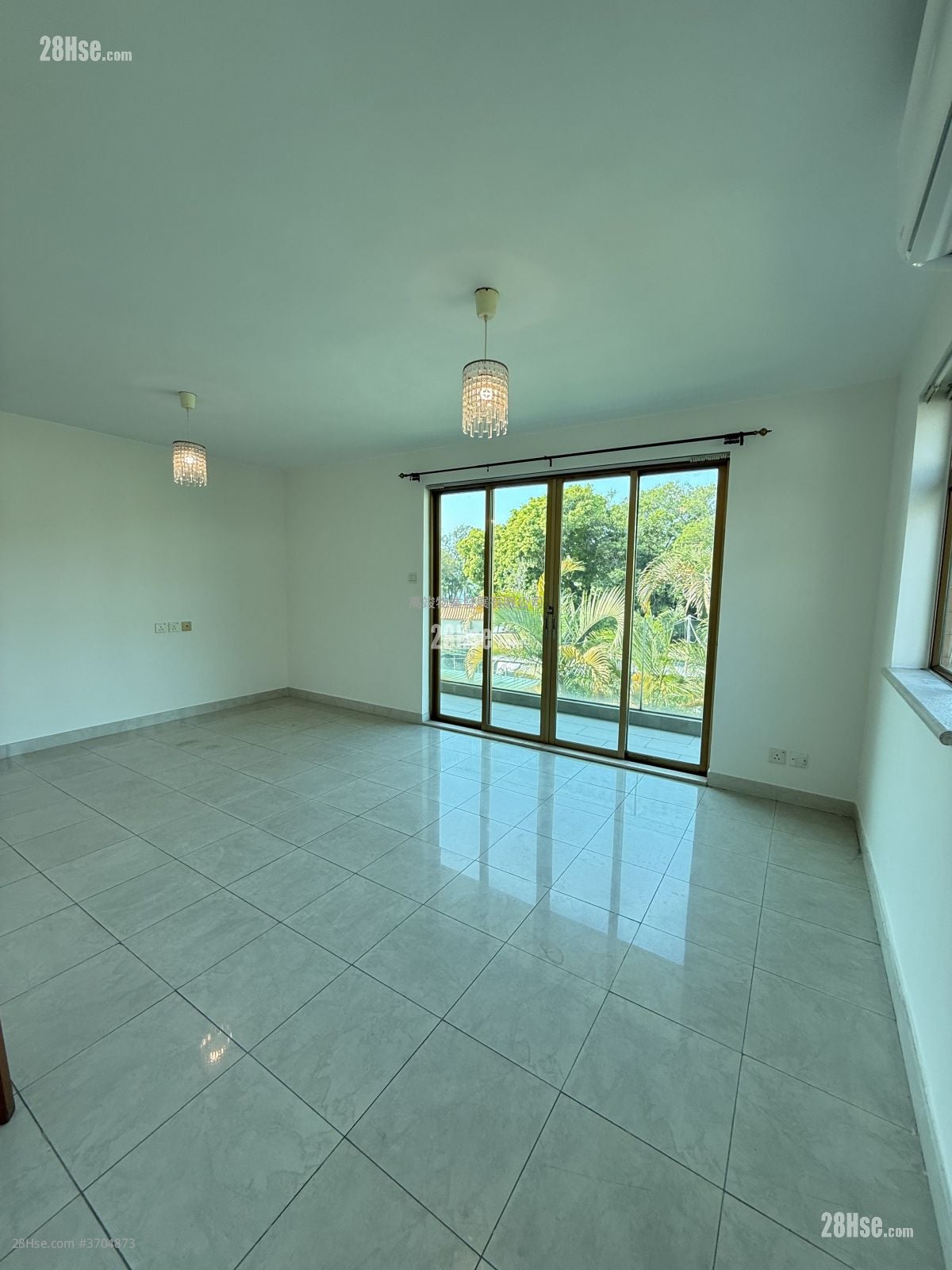 龙鼓滩 售盘 5+ 房 , 3 浴室 2,100 平方尺