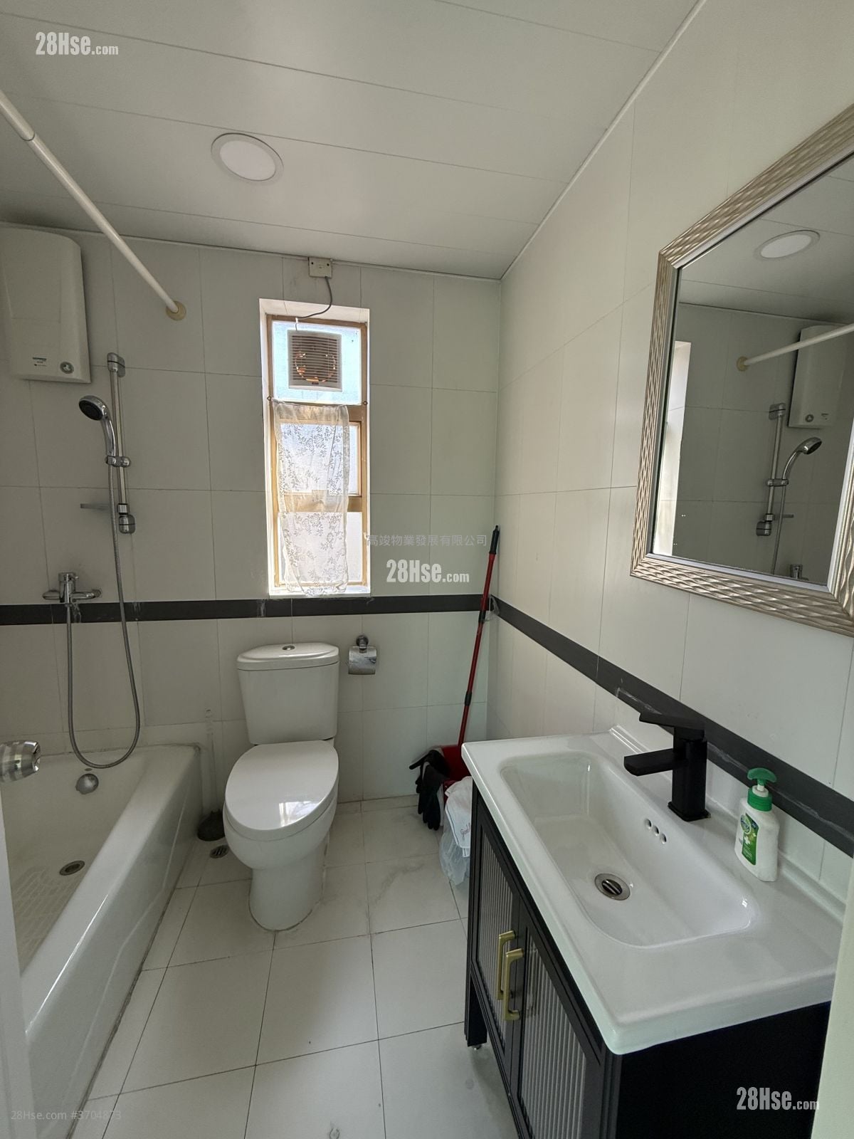 龙鼓滩 售盘 5+ 房 , 3 浴室 2,100 平方尺