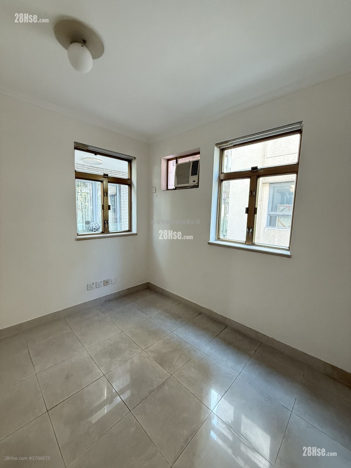 龙鼓滩 售盘 5+ 房 , 3 浴室 2,100 平方尺