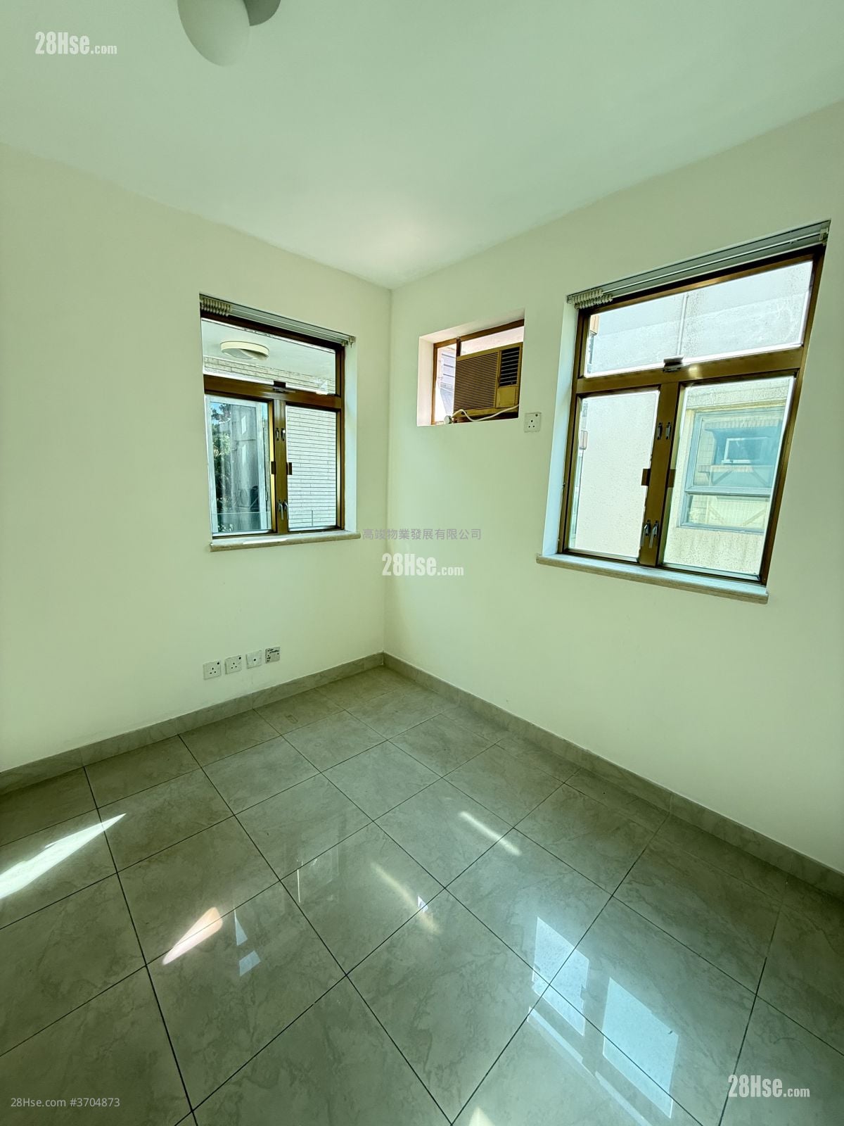 龙鼓滩 售盘 5+ 房 , 3 浴室 2,100 平方尺