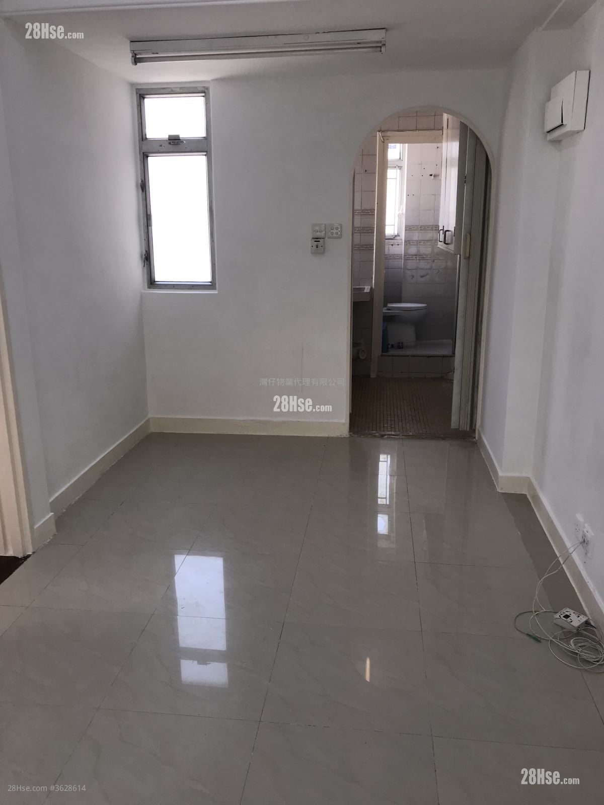 Kin On House Rental 2 Bedrooms , 1 Bathroom 330 ft²