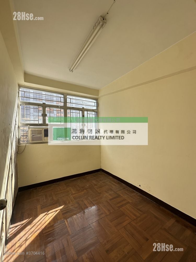 Lung Mong Building Sell 2 Bedrooms , 1 Bathroom 601 ft²