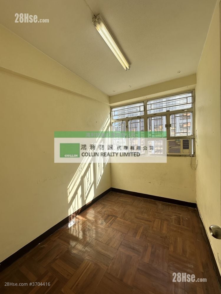 Lung Mong Building Sell 2 Bedrooms , 1 Bathroom 601 ft²