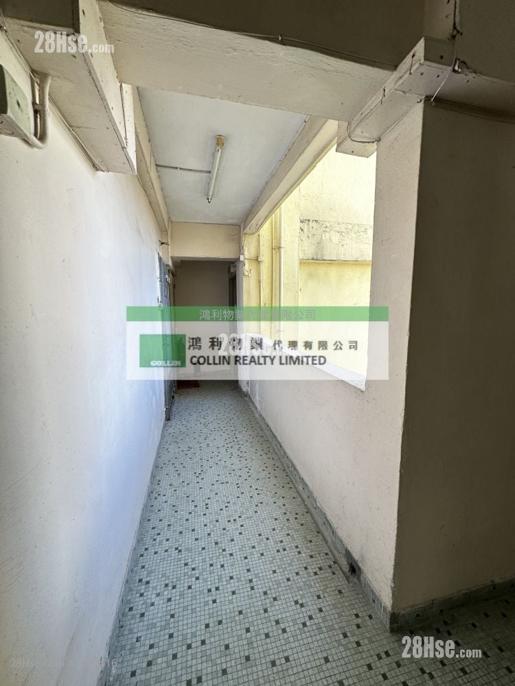 Lung Mong Building Sell 2 Bedrooms , 1 Bathroom 601 ft²