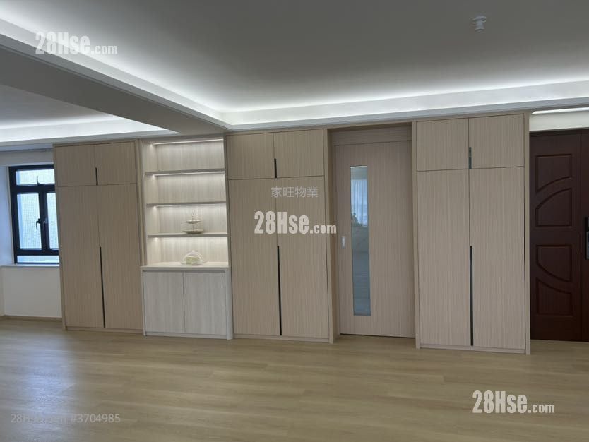 Beverly Villas Sell 4 Bedrooms , 3 Bathrooms 1,620 ft²