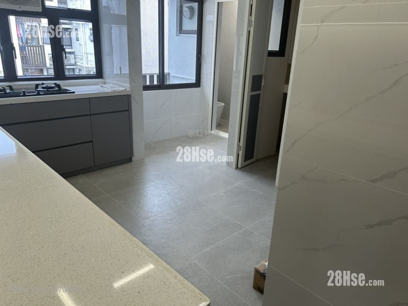 Beverly Villas Sell 4 Bedrooms , 3 Bathrooms 1,620 ft²