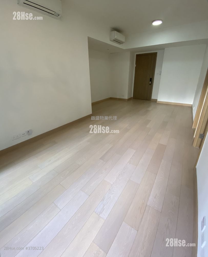 K.city Sell 4 Bedrooms , 2 Bathrooms 964 ft²