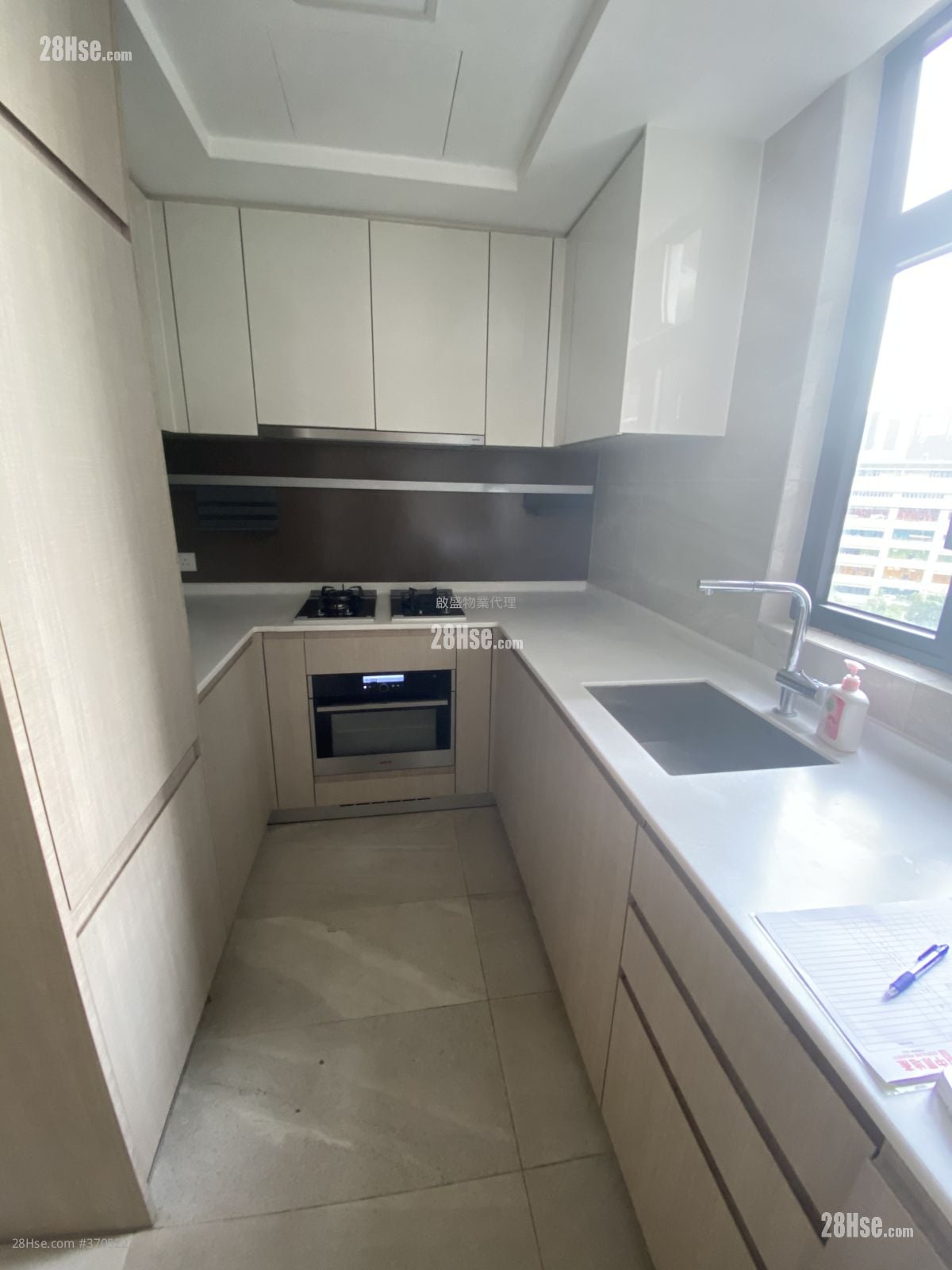 K.city Sell 4 Bedrooms , 2 Bathrooms 964 ft²